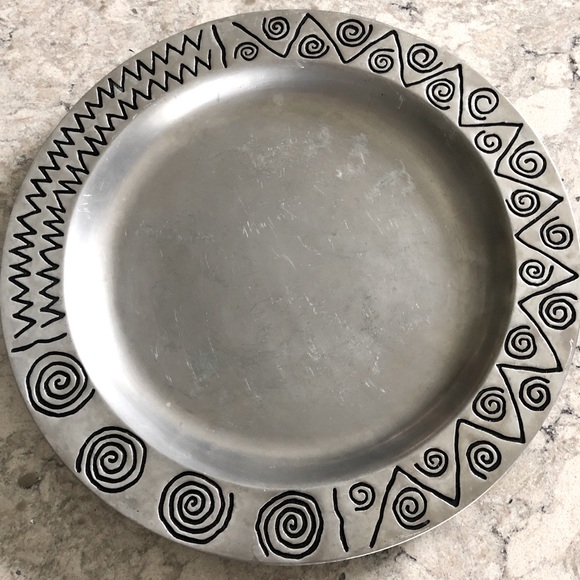 Wilton Armetale Hollowware Reggae Round Tray - Picture 2 of 12